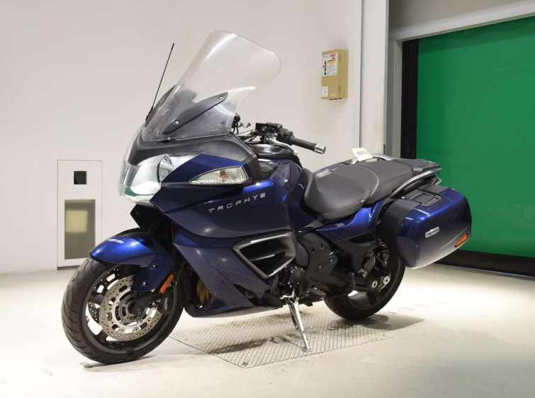 Мотоцикл Triumph TROPHY 1215SE с пробегом 11677 km