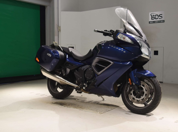 Мотоцикл Triumph TROPHY 1215SE с пробегом 11677 km