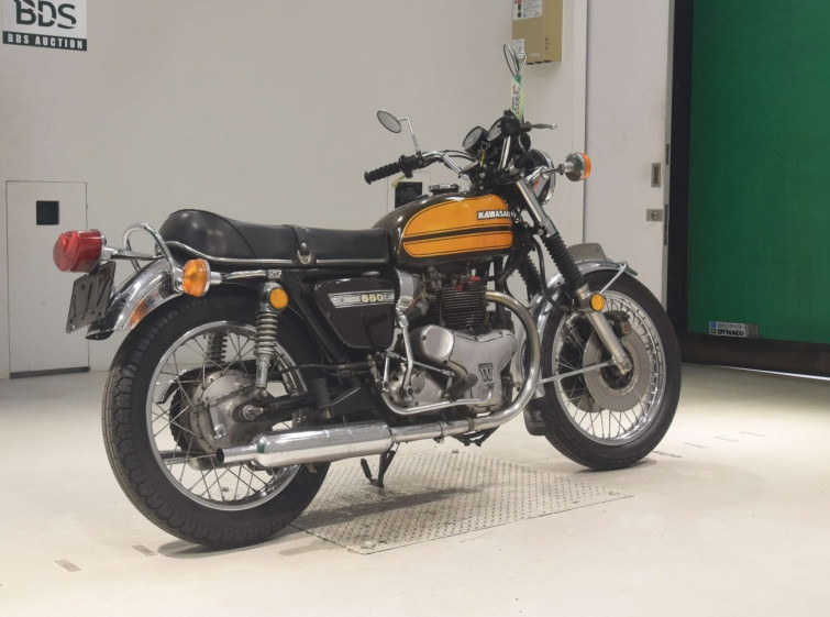 Мотоцикл Kawasaki W3 з пробігом 32998 km