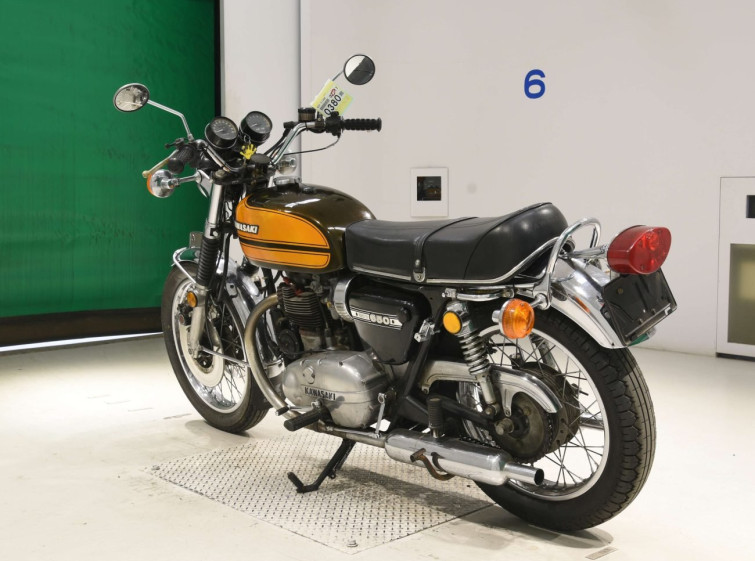 Мотоцикл Kawasaki W3 з пробігом 32998 km