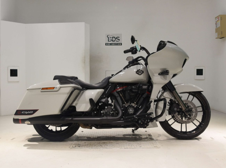 Мотоцикл HD ROAD GLIDE FLTRXSE1923 CVO з пробігом 85435 km