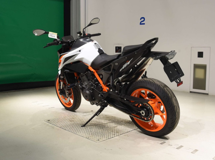 Мотоцикл KTM 890 DUKE R с пробегом 10949 km