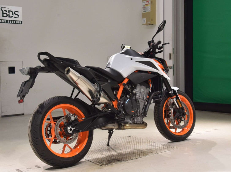 Мотоцикл KTM 890 DUKE R с пробегом 10949 km