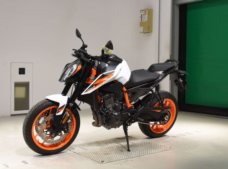 Мотоцикл KTM 890 DUKE R с пробегом 10949 km