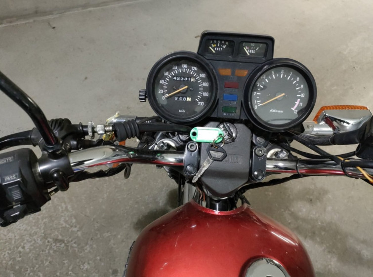 Мотоцикл Yamaha XJ400 з пробігом 42332 km