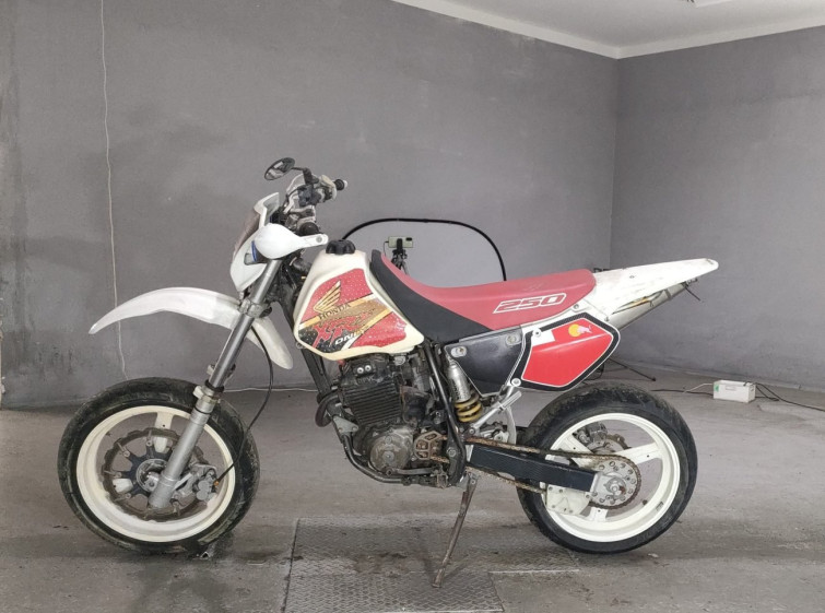 Мотоцикл Honda XR250