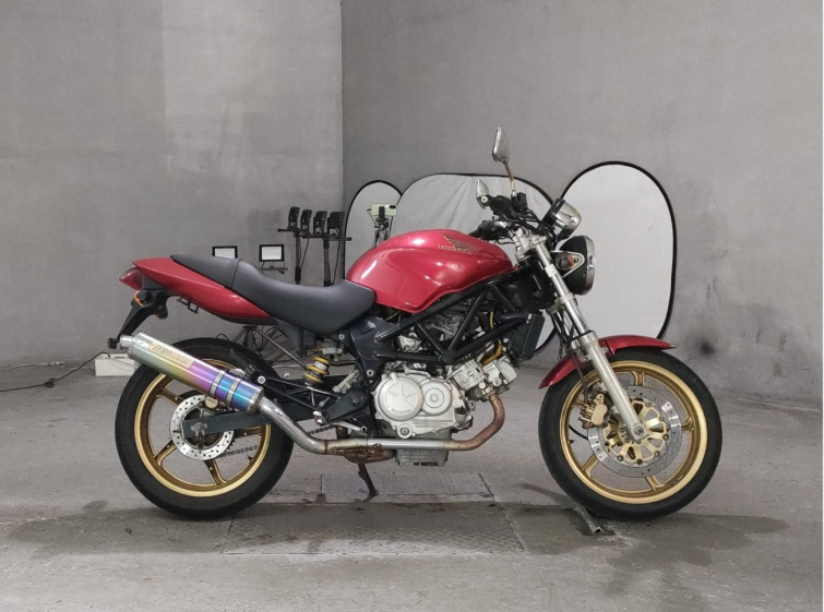 Мотоцикл Honda VTR250 с пробегом 29182 km