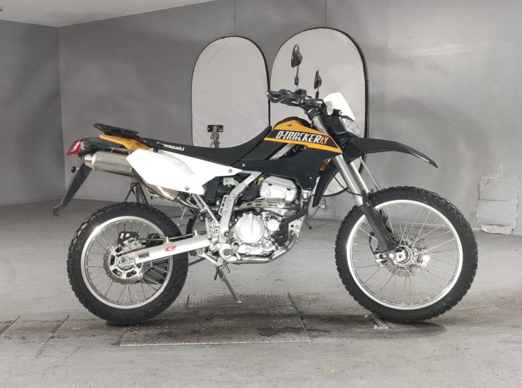 Мотоцикл Kawasaki KLX250 с пробегом 9816 km