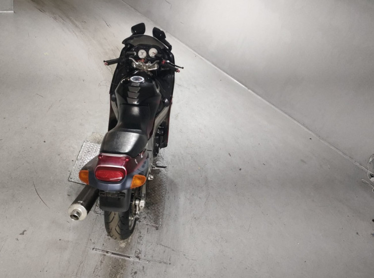 Мотоцикл Kawasaki ZX-11 з пробігом 85127 km
