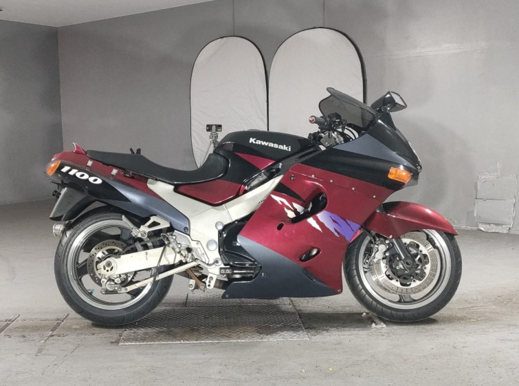 Мотоцикл Kawasaki ZX-11 з пробігом 85127 km