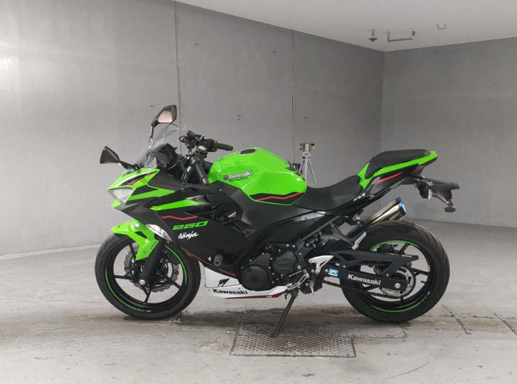 Мотоцикл Kawasaki NINJA250 з пробігом 42215 km