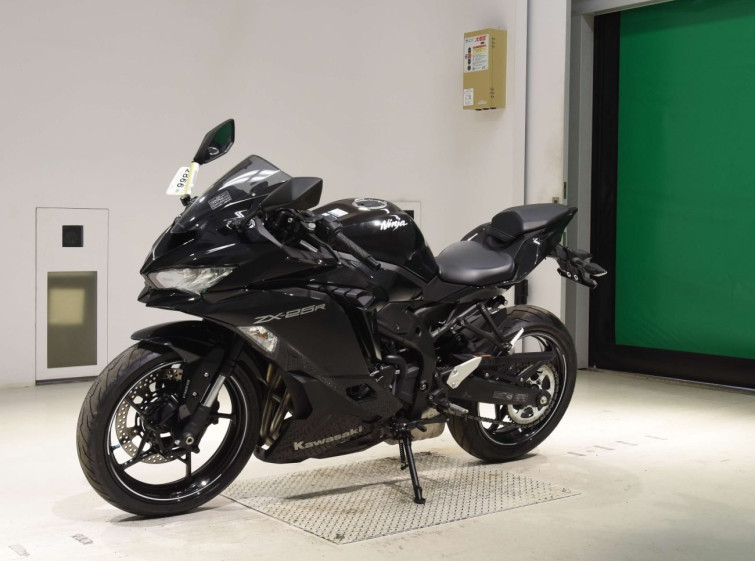 Мотоцикл Kawasaki NINJA ZX-25R с пробегом 9307 km