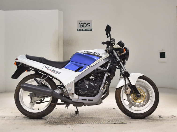 Мотоцикл Honda VTZ250 с пробегом 25179 km
