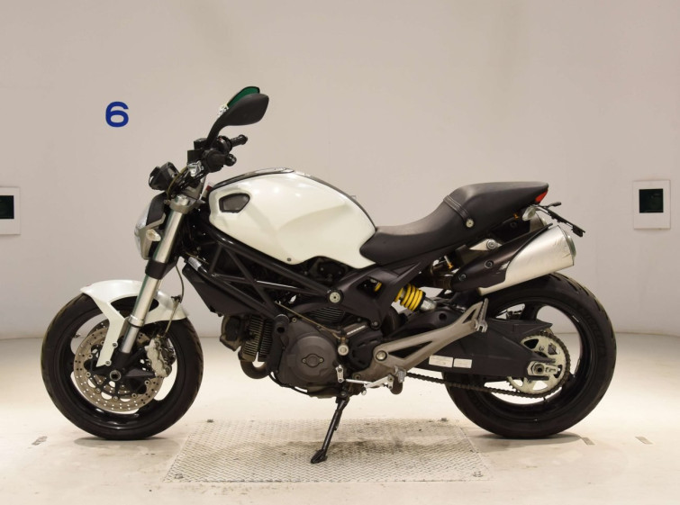 Мотоцикл Ducati MONSTER 696