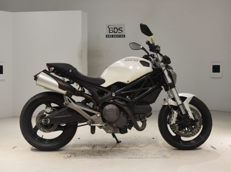 Мотоцикл Ducati MONSTER 696