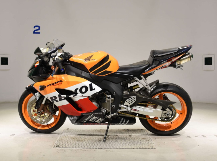 Мотоцикл Honda CBR1000RR с пробегом 26883 km