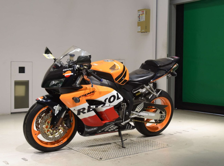 Мотоцикл Honda CBR1000RR с пробегом 26883 km