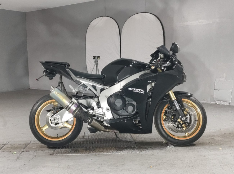 Мотоцикл Honda CBR1000RR с пробегом 41365 km
