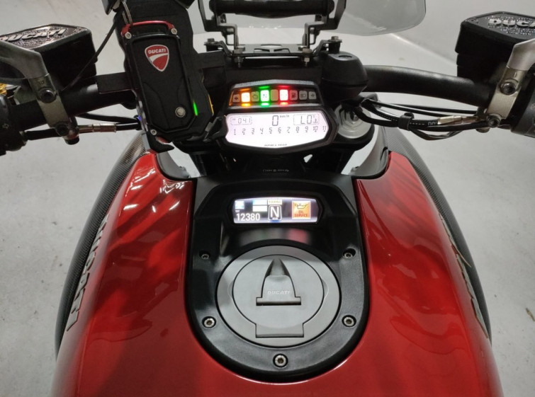 Мотоцикл Ducati DIAVEL з пробігом 12380 km