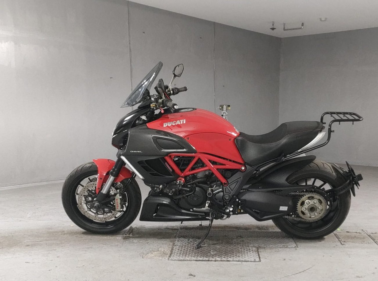 Мотоцикл Ducati DIAVEL з пробігом 12380 km