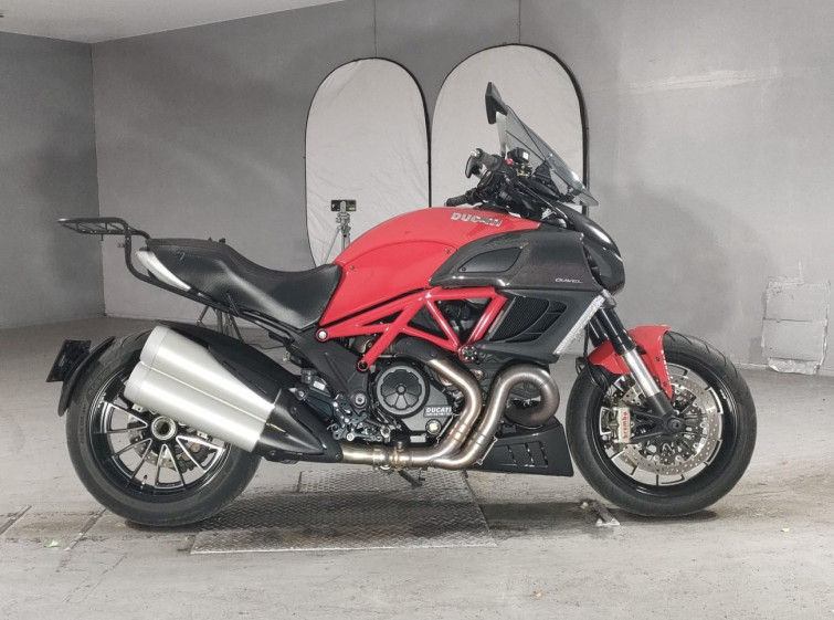 Мотоцикл Ducati DIAVEL з пробігом 12380 km