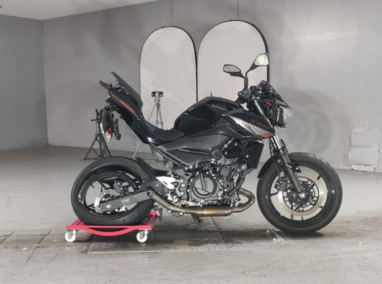 Мотоцикл Kawasaki Z400 с пробегом 3980 km