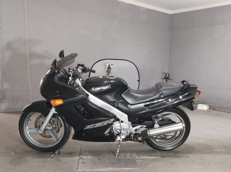Мотоцикл Kawasaki ZZ-R250 з пробігом 5155 km
