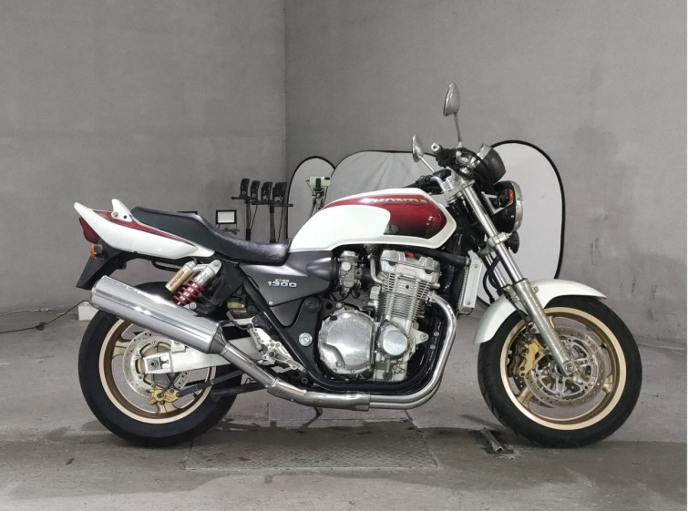 Мотоцикл Honda CB1300SF с пробегом 15240 km