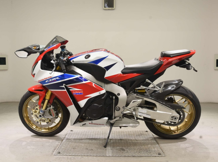 Мотоцикл Honda CBR1000RR с пробегом 13431 km