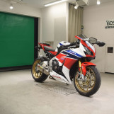 Мотоцикл Honda CBR1000RR с пробегом 13431 km