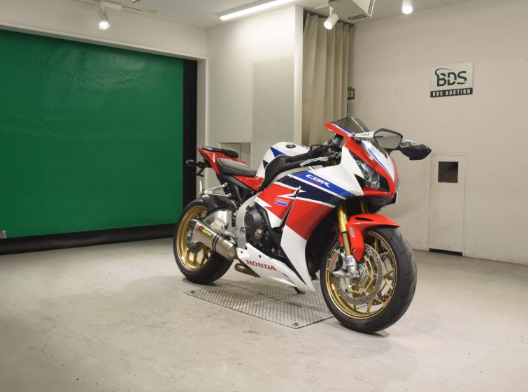 Мотоцикл Honda CBR1000RR с пробегом 13431 km