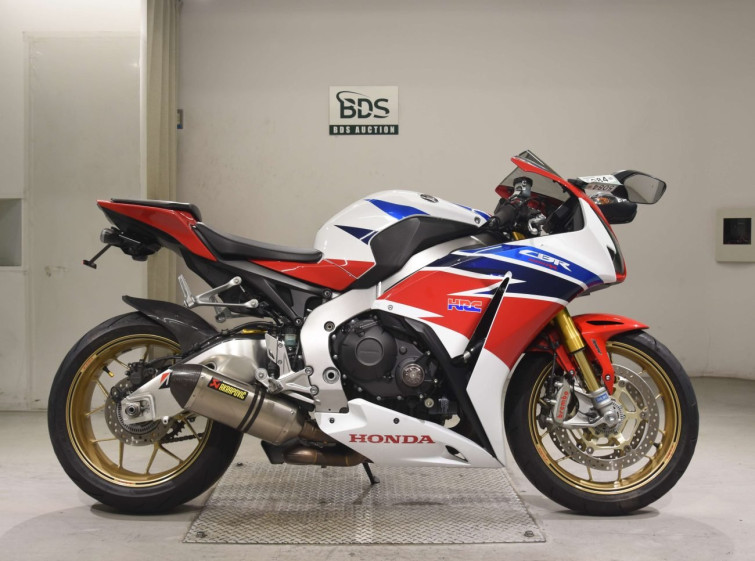 Мотоцикл Honda CBR1000RR с пробегом 13431 km