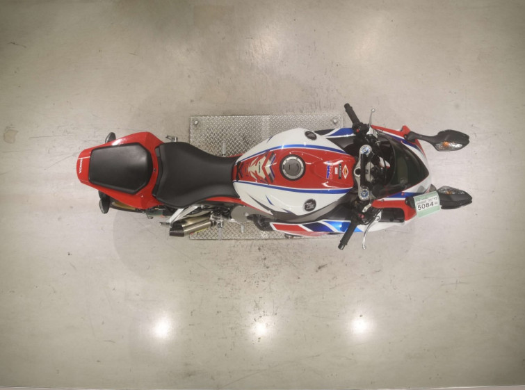 Мотоцикл Honda CBR1000RR с пробегом 13431 km