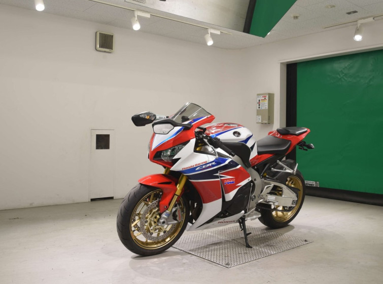 Мотоцикл Honda CBR1000RR с пробегом 13431 km