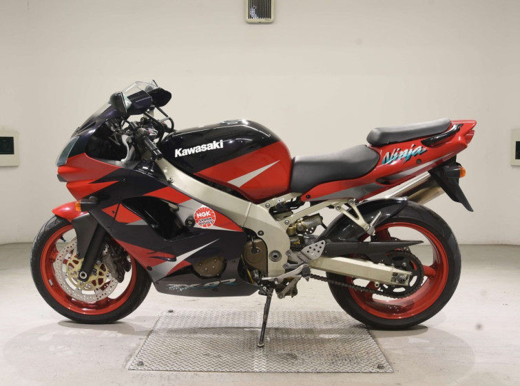 Мотоцикл Kawasaki NINJA ZX-9R с пробегом 39380 km