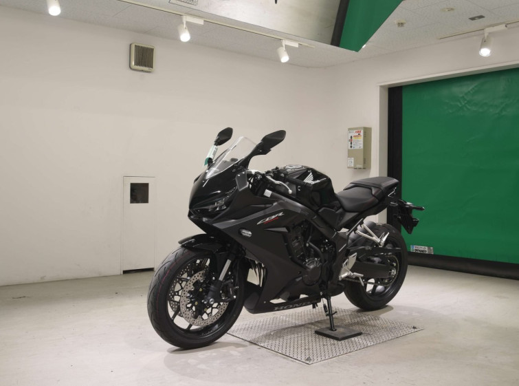 Мотоцикл Honda CB650R с пробегом 1 km