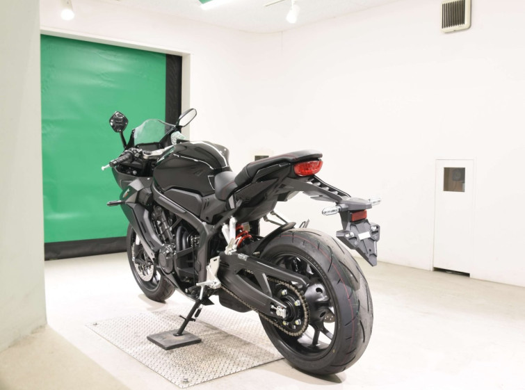 Мотоцикл Honda CB650R с пробегом 1 km