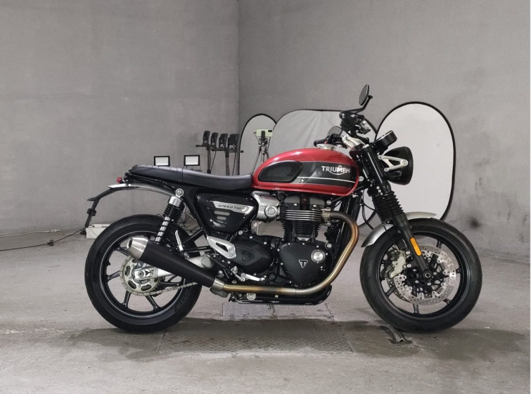 Мотоцикл Triumph SPEED TWIN з пробігом 3828 km