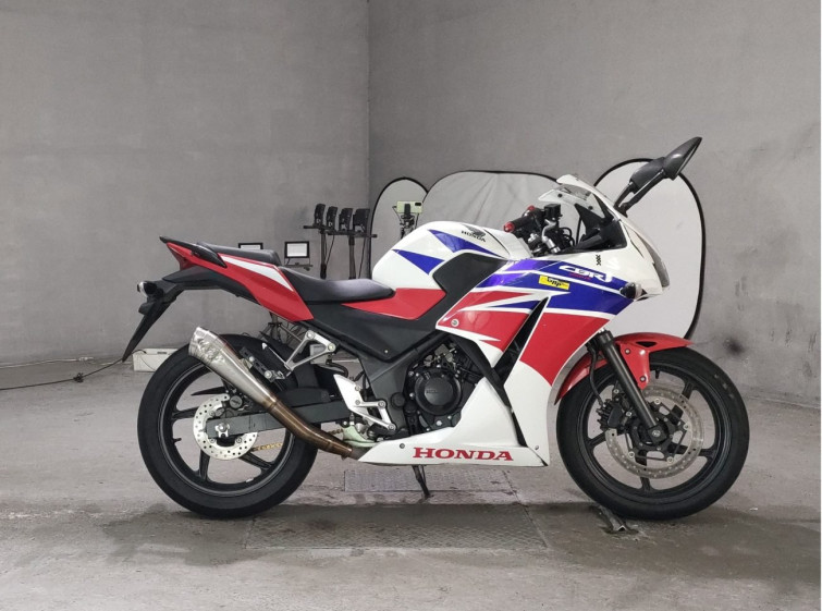 Мотоцикл Honda CBR250R с пробегом 28541 km