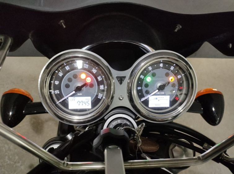 Мотоцикл Triumph BONNEVILLE T100 з пробігом 7745 km