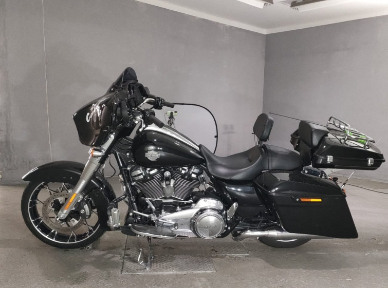 Мотоцикл HD STREET GLIDE FLHXS1870 с пробегом 10555 km