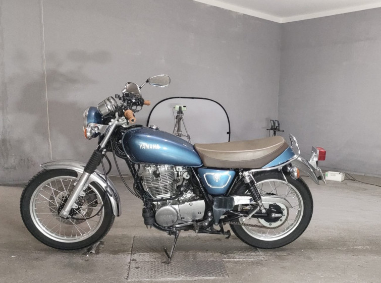 Мотоцикл Yamaha SR400 с пробегом 9342 km