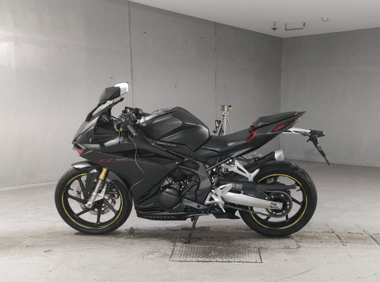 Мотоцикл Honda CBR250RR с пробегом 16225 km