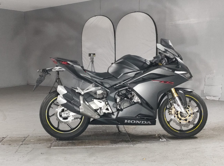 Мотоцикл Honda CBR250RR с пробегом 16225 km