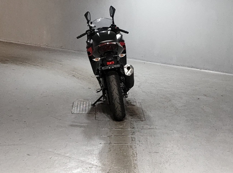 Мотоцикл Kawasaki NINJA400 з пробігом 5409 km