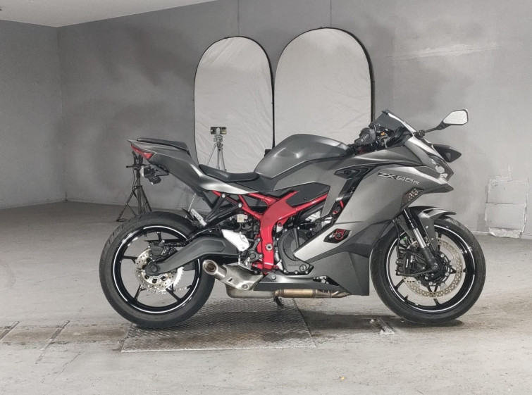 Мотоцикл Kawasaki NINJA ZX-25R с пробегом 10962 km