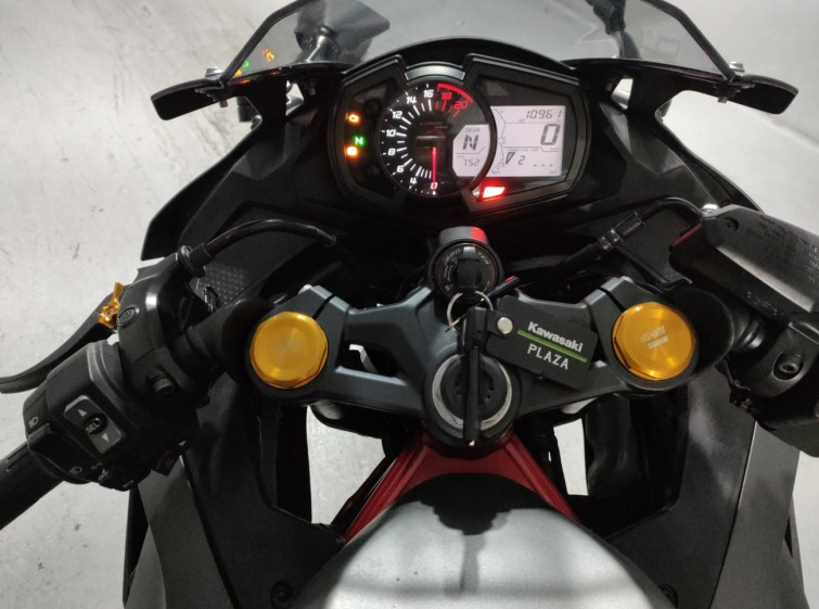 Мотоцикл Kawasaki NINJA ZX-25R с пробегом 10962 km