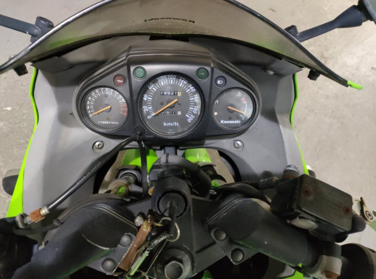 Мотоцикл Kawasaki NINJA250R с пробегом 18521 km