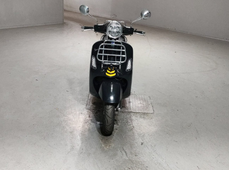 Мотоцикл Vespa GTS300 SUPER з пробігом 4142 km
