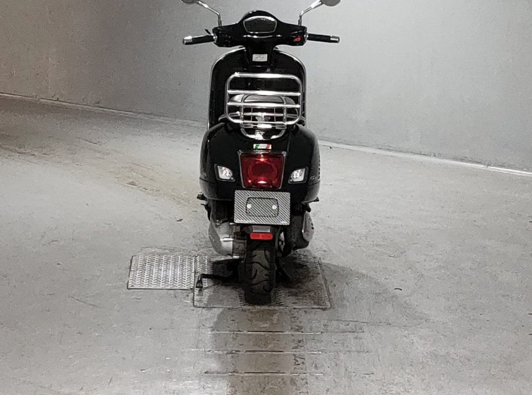 Мотоцикл Vespa GTS300 SUPER з пробігом 4142 km